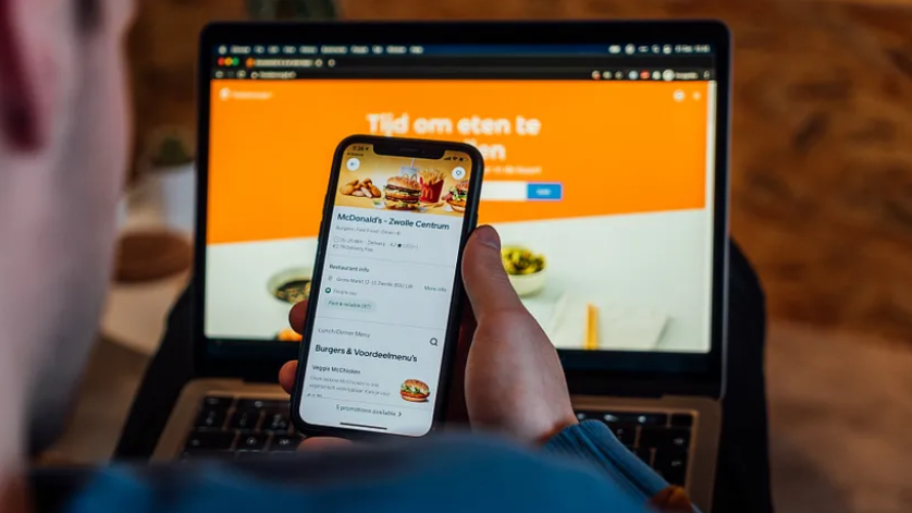 From Ratings to Insights: Navigating McDelivery Indonesia App Comments for Analysts